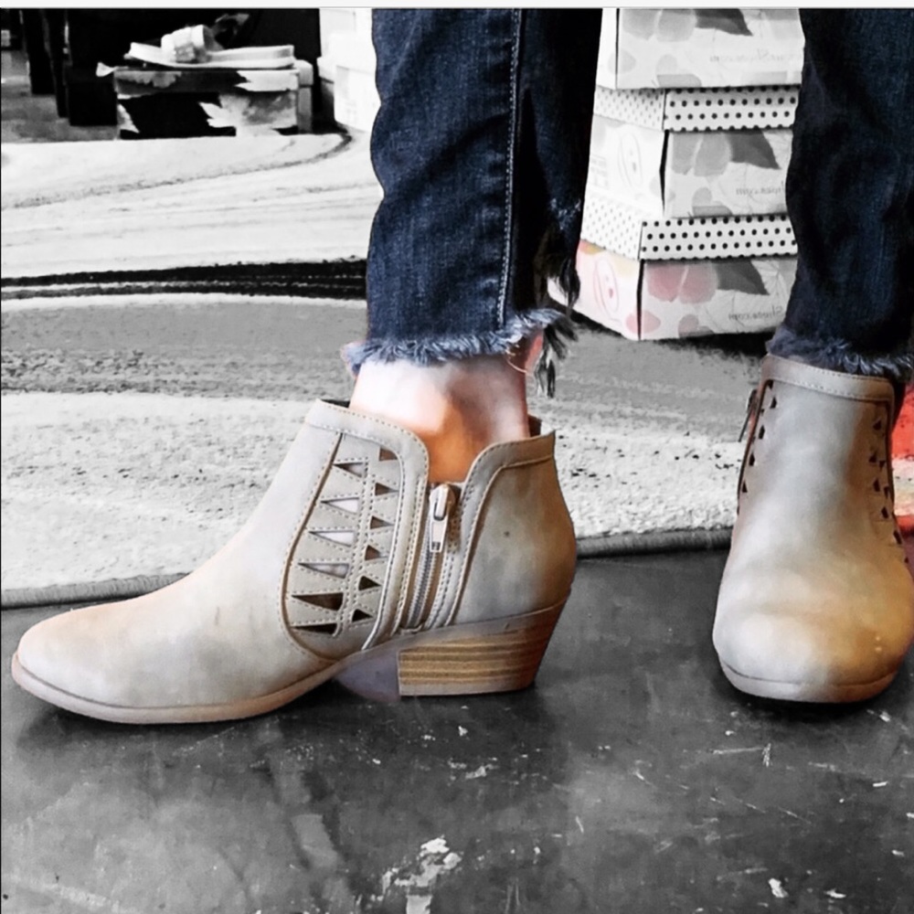 Soda Neutral Basic Comfortable Low Heel Bootie - Picture 3 of 8